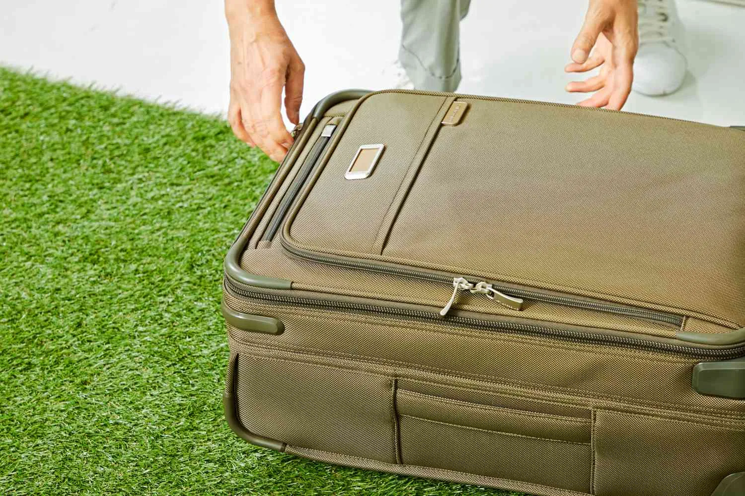 Briggs & Riley Baseline Essential Weekender Bag image 3