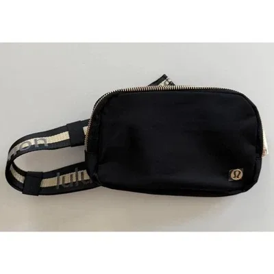 Lululemon Everywhere Belt Bag 1L image 3